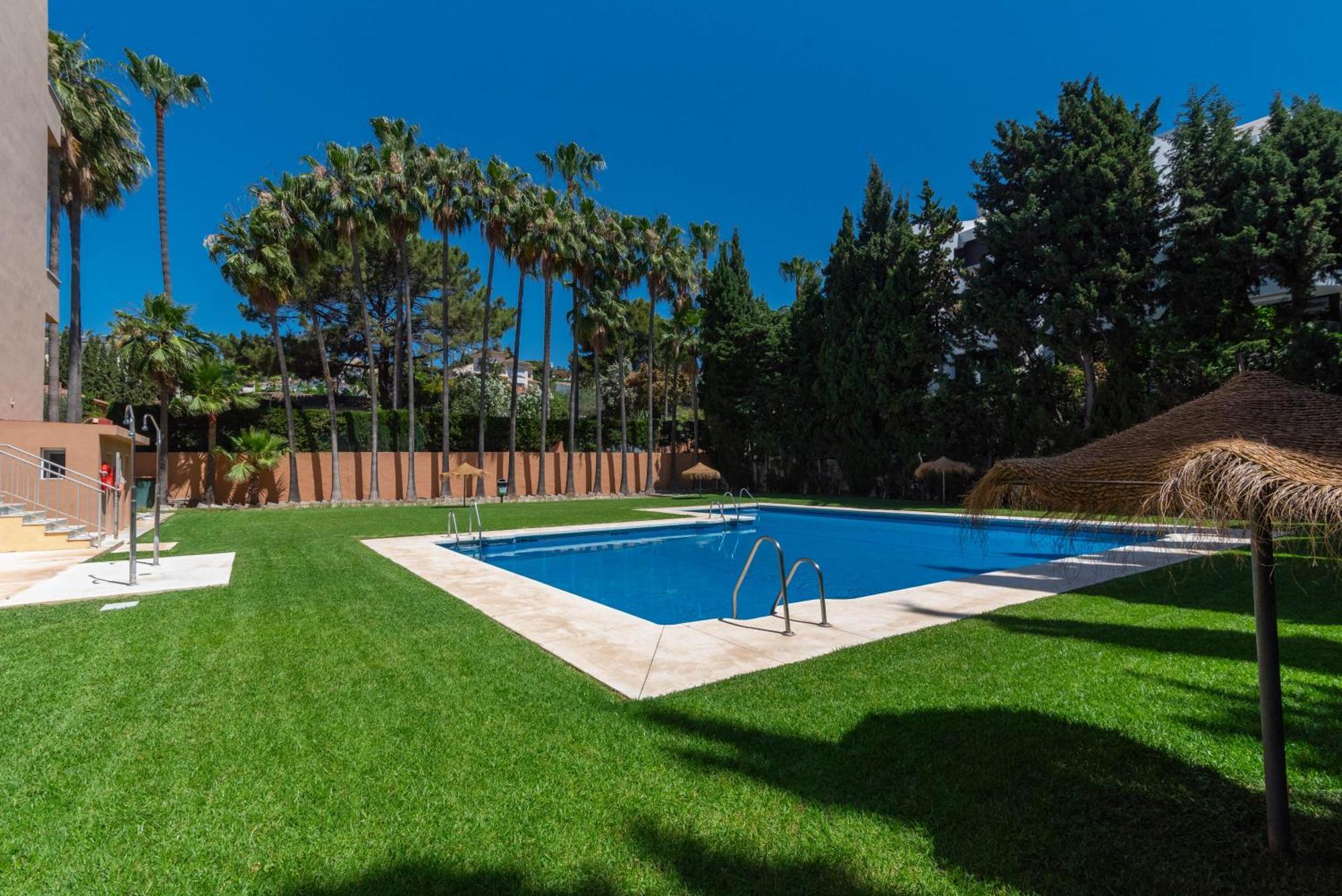 Cabopino Duplex, Swimming Pool, Beach 5Min Away, Chill Out Terrace And High-Speed Wifi Marbellac Extérieur photo
